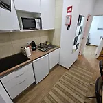 Queiros, 6 아파트 *